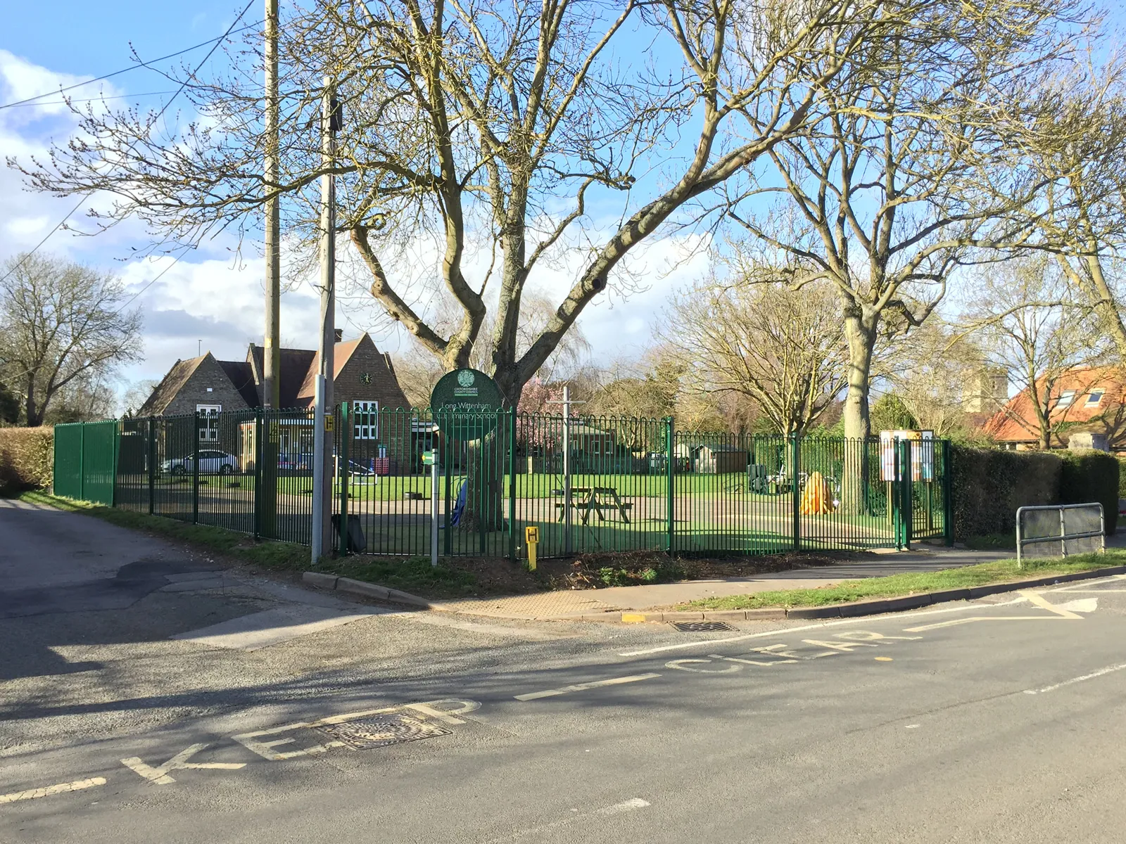 Safe, practical fencing and gates for schools